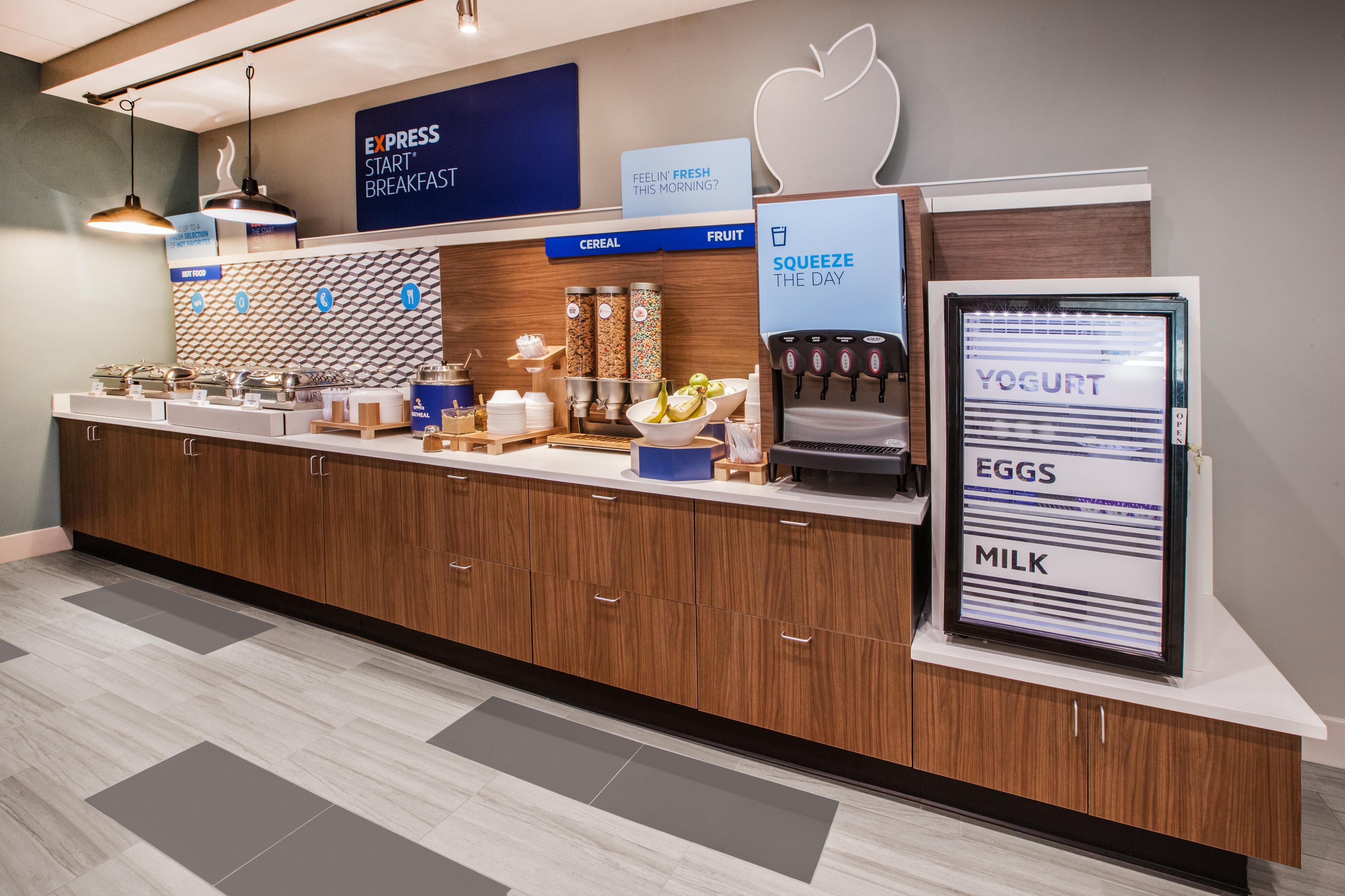 Holiday Inn Express & Suites - Detroit North - Roseville By Ihg Bagian luar foto