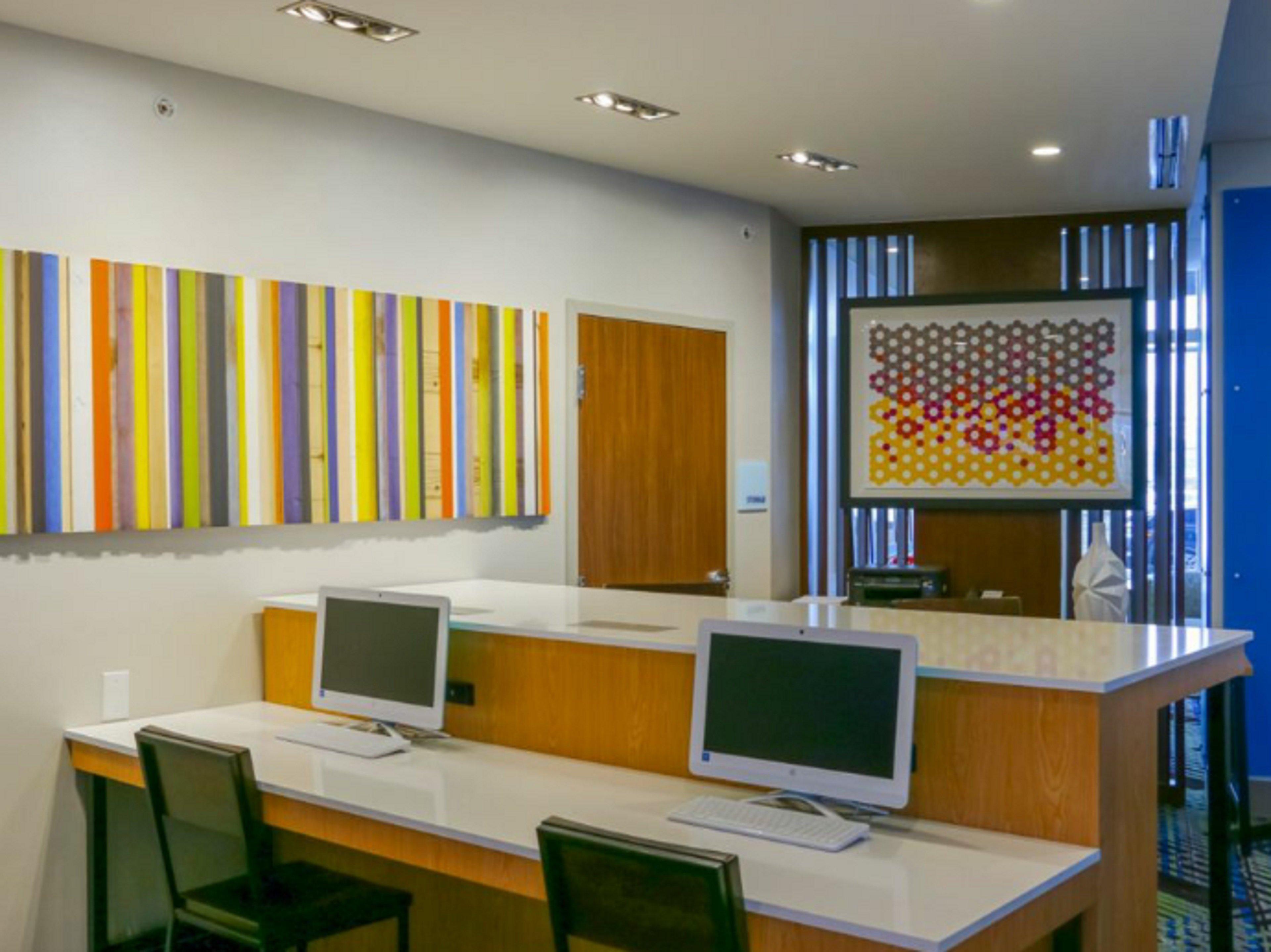 Holiday Inn Express & Suites - Detroit North - Roseville By Ihg Bagian luar foto
