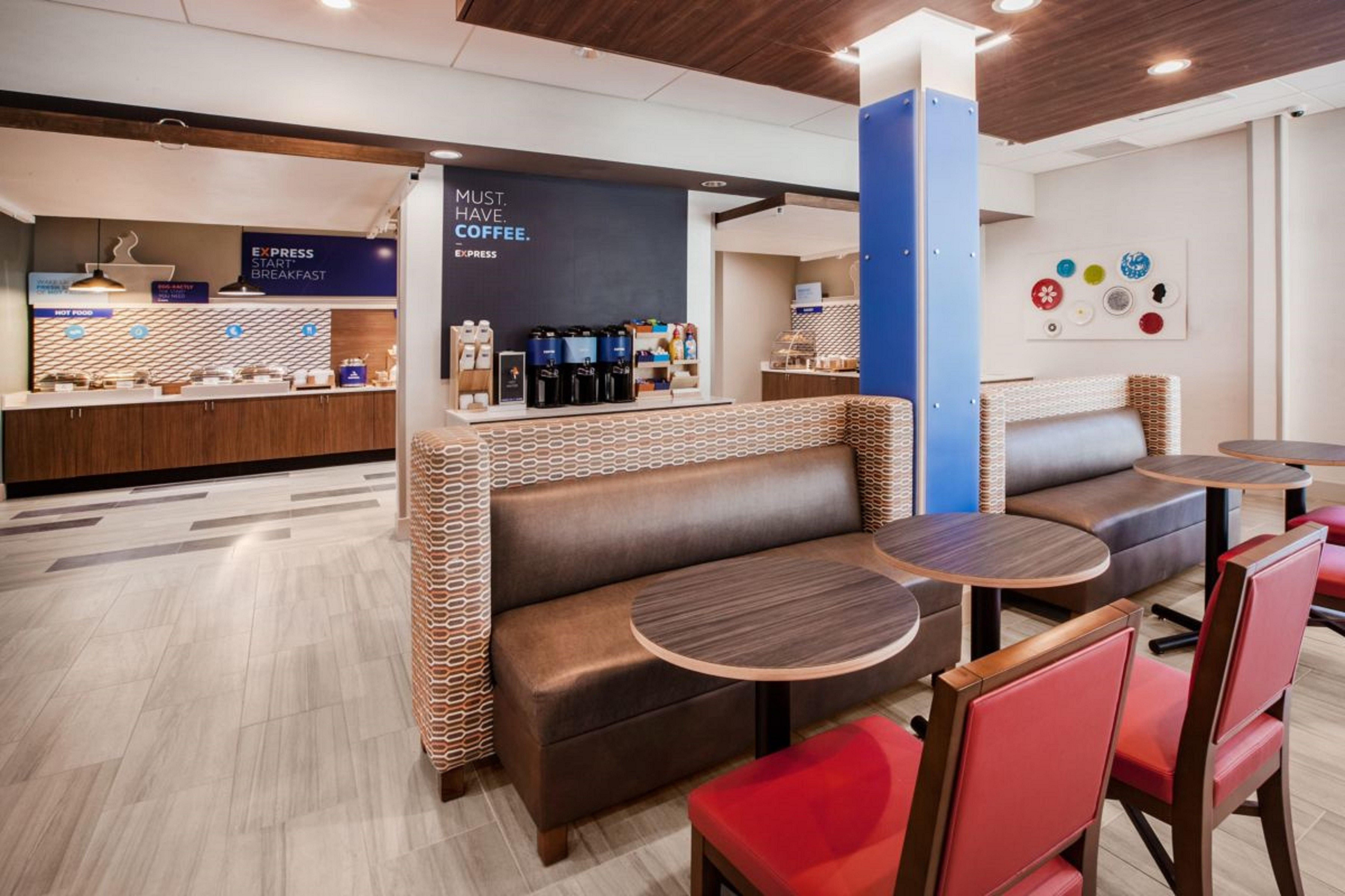 Holiday Inn Express & Suites - Detroit North - Roseville By Ihg Bagian luar foto