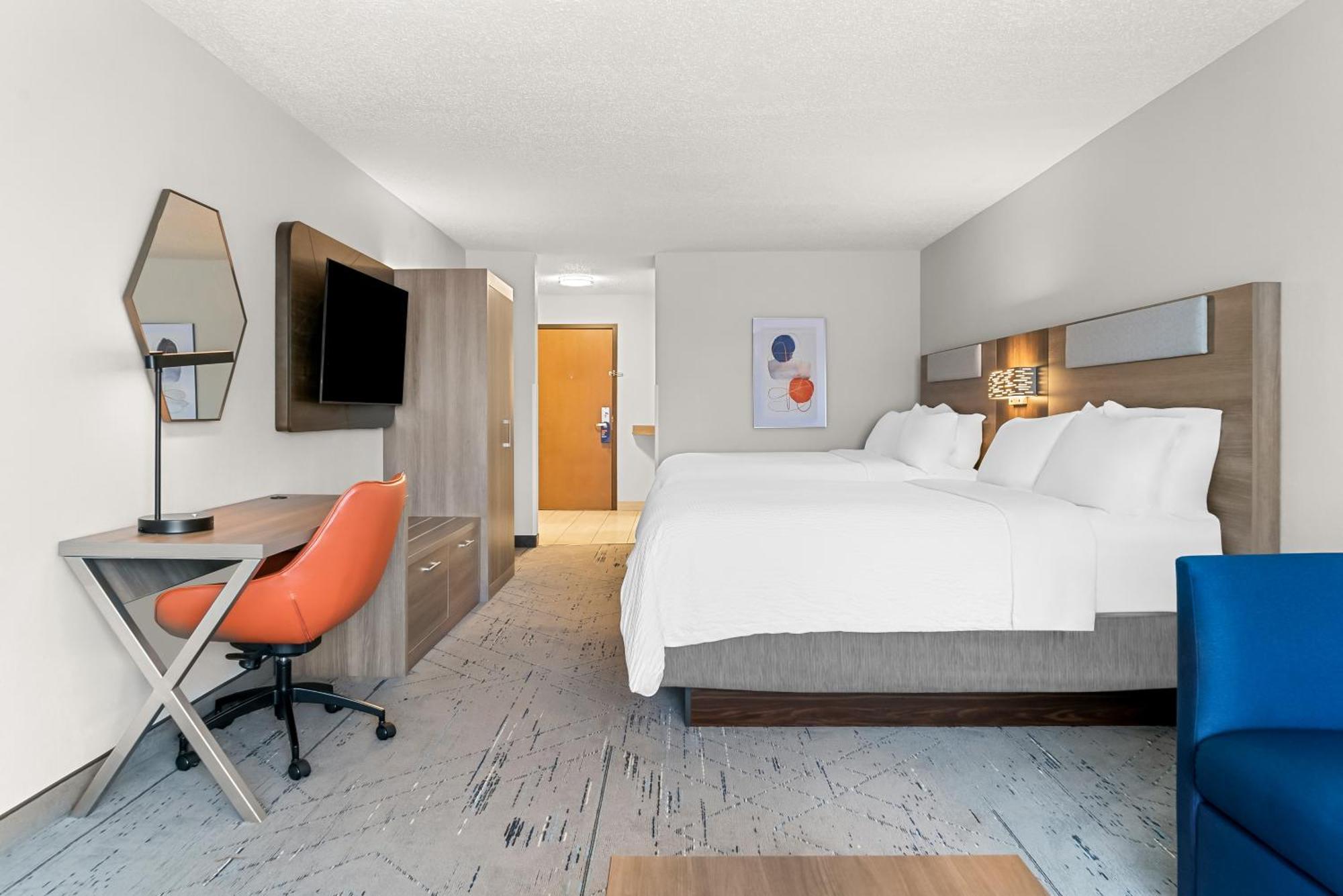 Holiday Inn Express & Suites - Detroit North - Roseville By Ihg Bagian luar foto