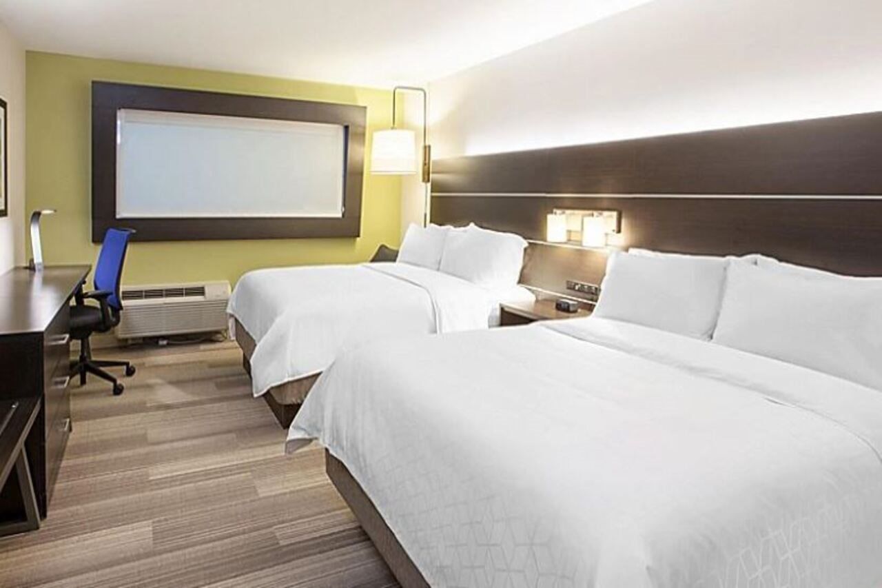 Holiday Inn Express & Suites - Detroit North - Roseville By Ihg Bagian luar foto